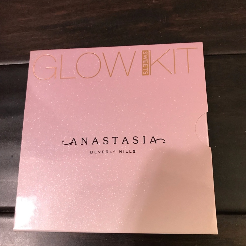 Anastasia Beverly Hills Sweets Glow Kit